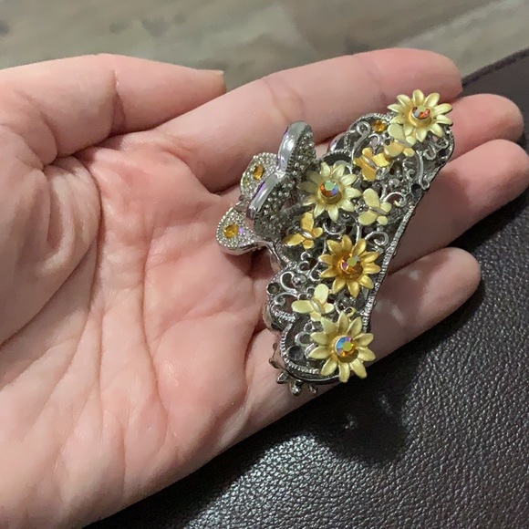 Beautiful jewelled hair clips bundles of 3 - Picture 5 of 10